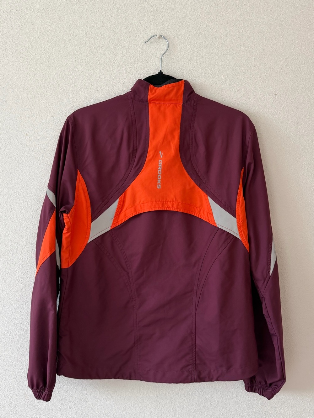 Brooks rain and wind running jacket - Picture 4 of 4